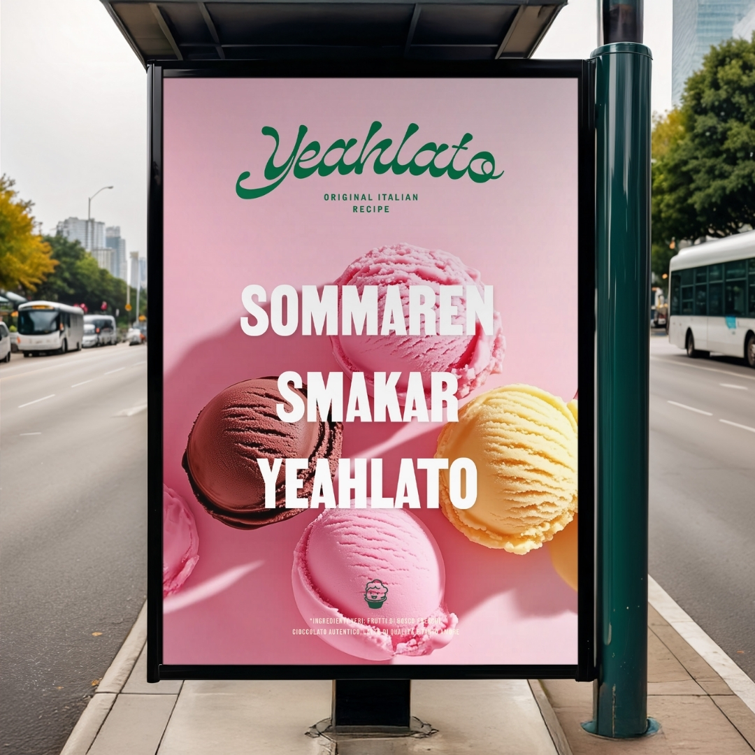 En stortavla vid en busshållplats med texten ”Sommaren smakar Yeahlato” över en bild på färgglada glasskulor mot en rosa bakgrund. Varumärkets gröna logotyp syns tydligt i överkant.